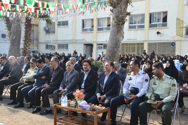 زنگ بازگشايي مدارس در شهر لاهيجان نواخته شد